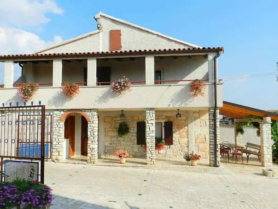 Willa Kuca Za Odmor Casa Anna Kringa